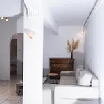 Eleni's Seaview House