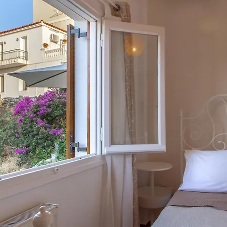 Eleni's Seaview House *